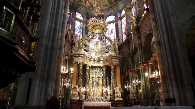 Nave Central del Interior de la Catedral de Lugo