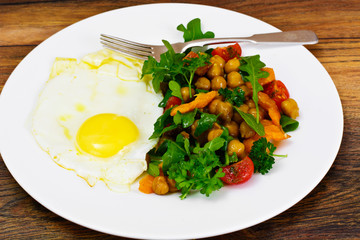 Scrambled Eggs and Salad with Chickpeas and Vegetables