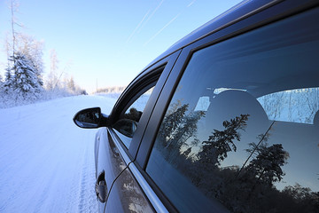 Naklejka premium speed of movement of the winter road