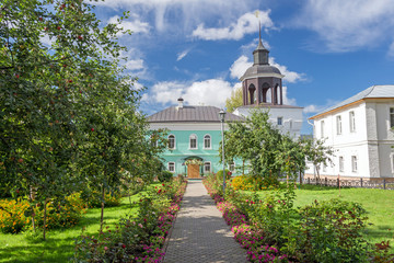 Fototapeta na wymiar landscape with beautiful orthodox monastery in Yaroslavl region,