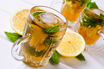 Cold tea with ice