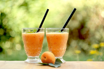 Apricot smoothie