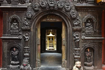 Rolgordijnen Entrance to the golden temple  Kwa Bahal, Patan, Kathmandu, Nepal © Bisual Photo