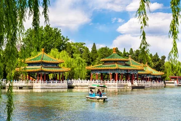 Rolgordijnen Beihai Park met het meer - Peking © Leonid Andronov
