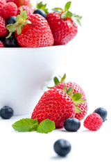 Fresas aisladas sobre fondo blanco