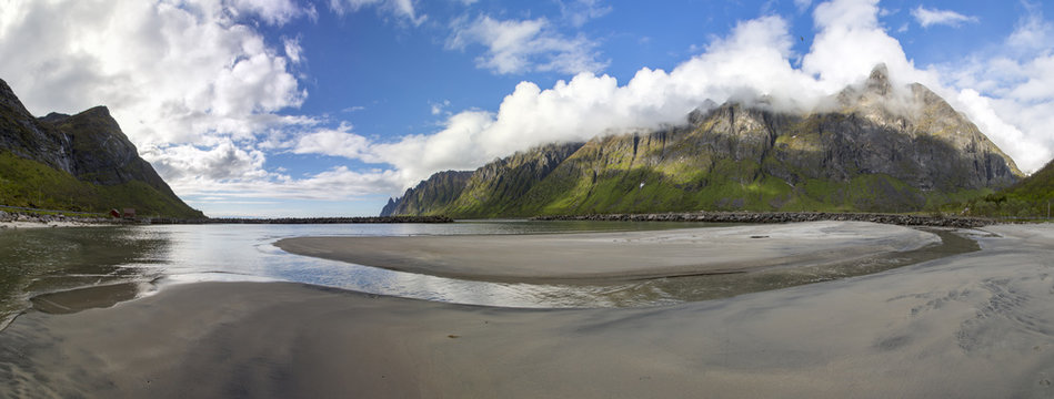 Strand bei Ersfjord, Norwegen