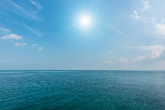 Fototapeta blue sea and sun