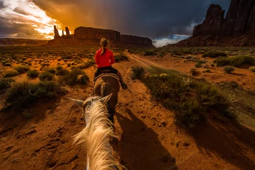Foto op Plexiglas Monument Valley Horseback Riding © Krzysztof Wiktor
