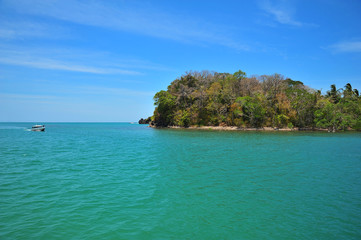 Fototapeta premium Beach on Tropical Islands at Summer Season
