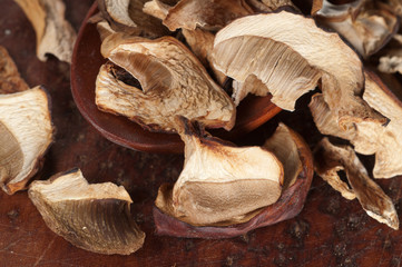 Boletus edulis dry mushrooms