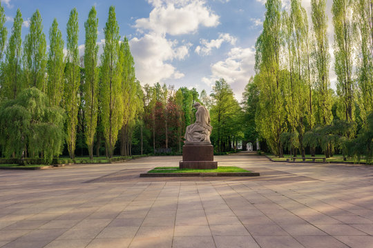 Statue of Woman