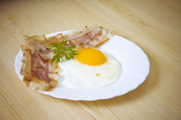 fried egg with bacon