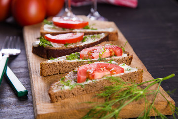 sandwich with tomatoes