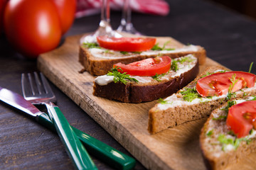 sandwich with tomatoes