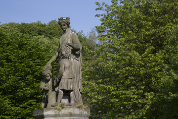 Fototapeta na wymiar Statue in Princes Street Gardens, Edinburgh