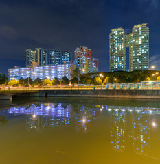Obraz premium Modern condominium in big city downtown