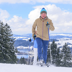 gutgelaunt beim Skiwandern