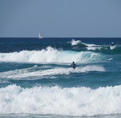 Mit dem Jetski in die Wellen