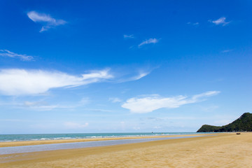 Fototapeta na wymiar Sea, sand, sky and landscap view