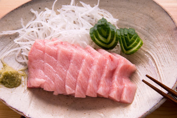 鮪の刺身（本まぐろ・中トロ）