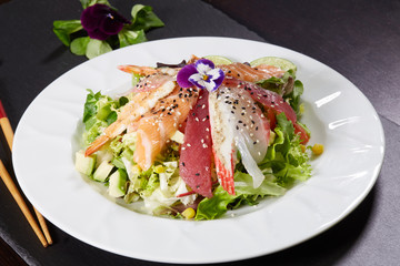 mi salad with tuna and salmon