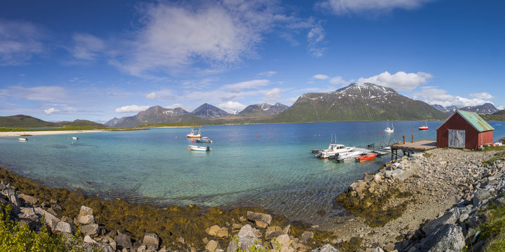K&uuml;stenlandschaft auf Hillesoya, Troms,Norwegen