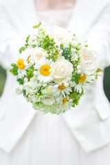 Sommerlicher Brautstrauß