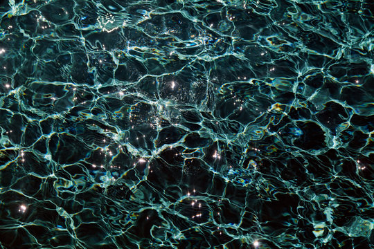 abstrakt water in the pool