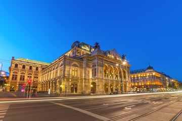 Naklejka premium Vienna State Opera at night, Austria