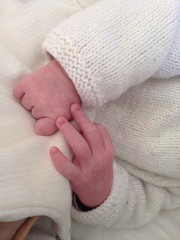 mains de bébé