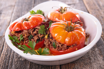 baked tomato wifh beef