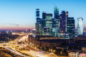 Fototapeta premium transport metropolis, traffic and blurry lights