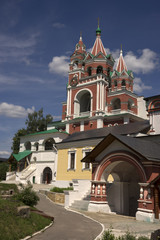 Fototapeta na wymiar Колокольня в Саввино-Сторожевском монастыре, Звенигород.