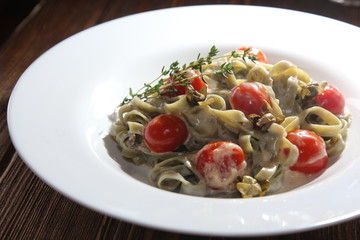 Spinach Pasta dough with cherry tomato