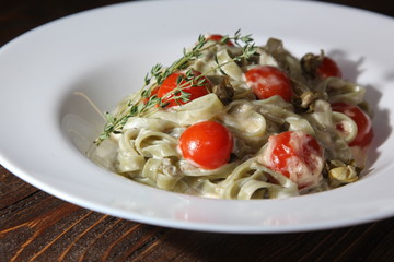 Spinach Pasta dough with cherry tomato