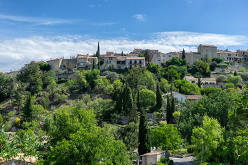 Fototapeta na wymiar The hill top village of Grambois in the Luberon Provence