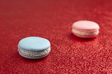 Obraz na płótnie Canvas blue and pink French macarons