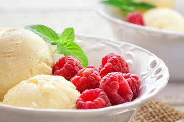 Vanilla ice cream with raspberry and mint 