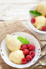 Vanilla ice cream with raspberry and mint 