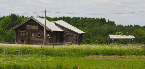 Obraz premium old wooden house in village
