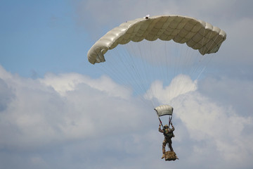 parachutiste militaire