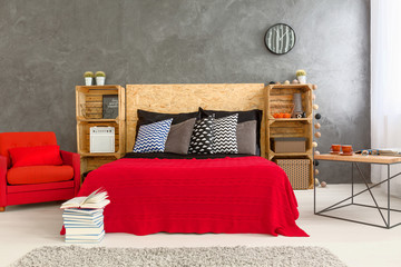 Bedroom in red and grey