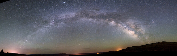 Milky way over Bryce canyon national park - obrazy, fototapety, plakaty