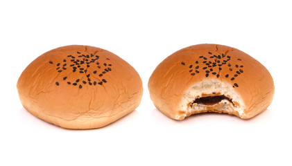 Bread stuffed with red beans. Sprinkle with sesame seeds. Isolat