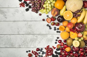 Keuken spatwand met foto vers fruit © luigi giordano