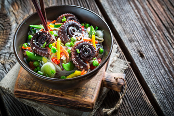 Vegetables with noodles and seafood