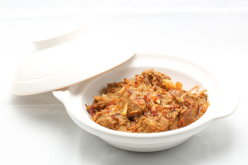 Beef Curry with sprinkled onion fry