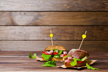 Sandwich with smoked meat