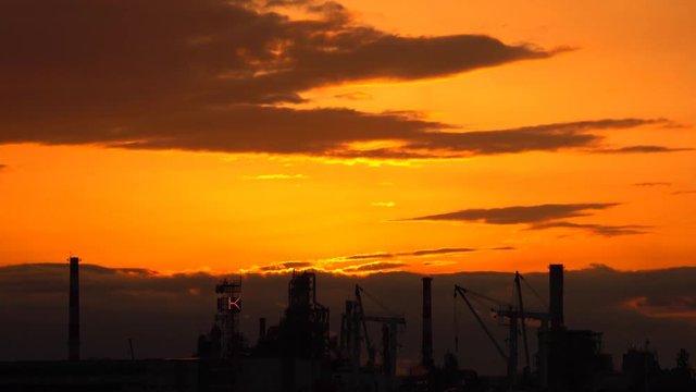 4K・工場地帯の日没後・タイムラプス_3-372