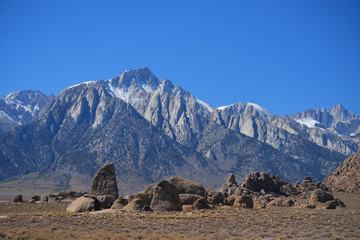   shark fin and mount whitney at alabama hills , california